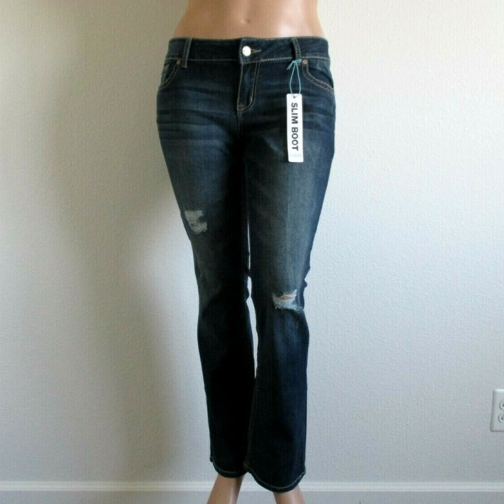 Maurices Jeans SLIM BOOT Destructed Size 11/12 NWT